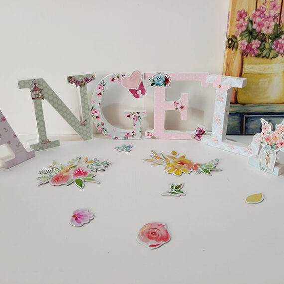Letras decoradas para una mesa dulce
